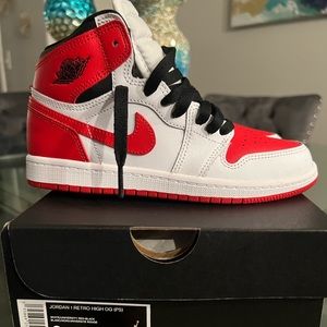 Kids Jordan’s size 3